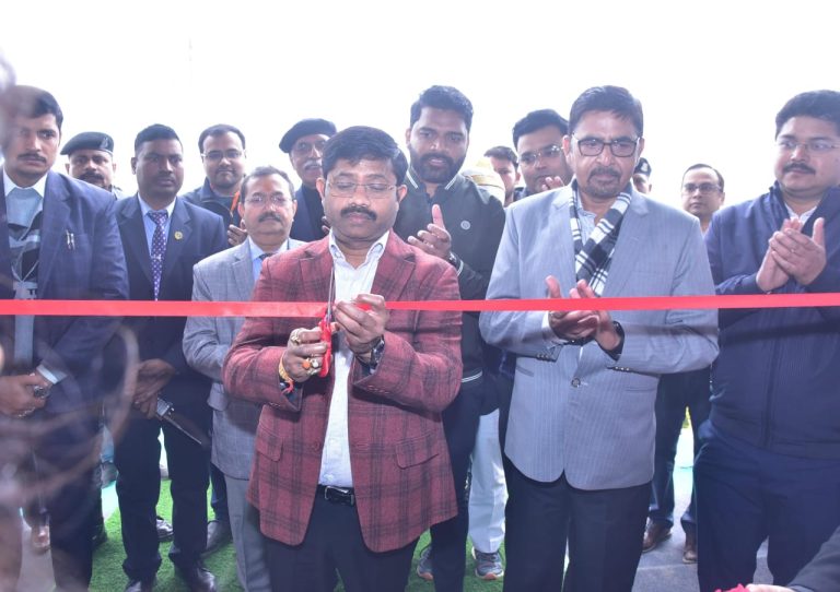 Mahakumbha Nagar Prayagraj: Minister Nand Gopal Gupta 'Nandi' inaugurated the 'Invest UP' pandal in Mahakumbha Nagar
