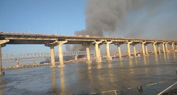Mahakumbha Nagar Prayagraj: The fire that broke out in Kumbh Mela area Sector 19 was brought under control within four minutes. CM Yogi also visited the spot