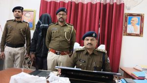Bihar News लोडेड कट्टा के साथ एक अपराधी गिरफ्तार, विदेशी शराब बरामद