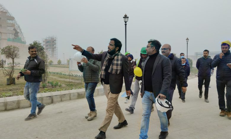 Bihar News-DM inspected the Buddha Smriti Stupa under construction in Vaishali