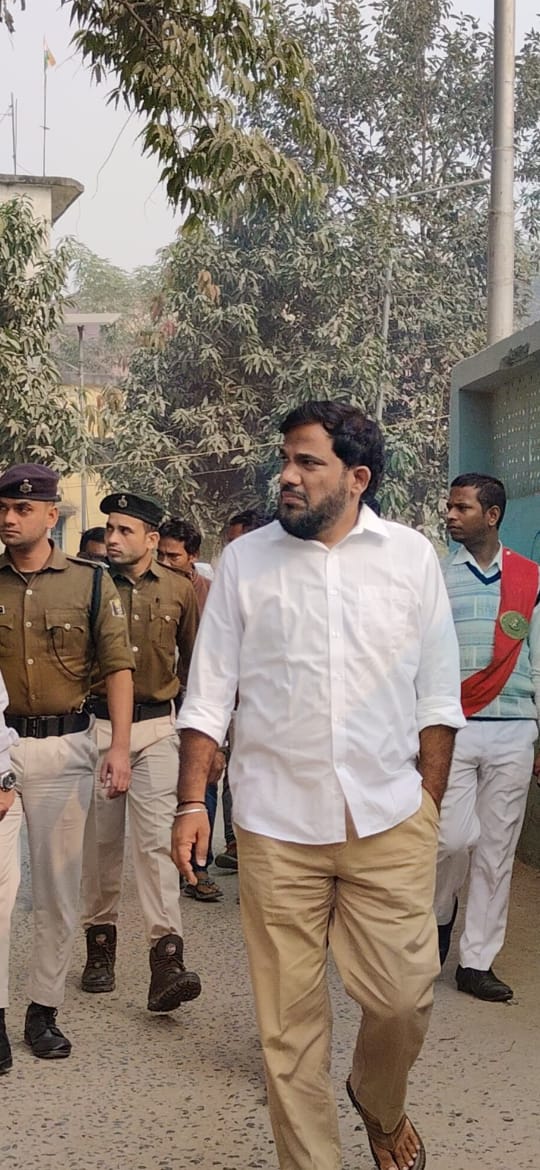 Bihar News-Vaishali District Magistrate Mr. Yashpal Meena awarded Best District Election Officer