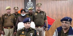 Etawah News: Cyber fraud accused Rocky arrested, police recovered luxury cars with fake number plates
