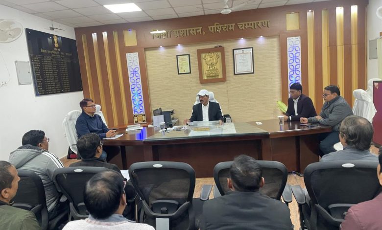 Bihar News Beneficiaries should get food grains on time, ensure this at all costs: District Magistrate