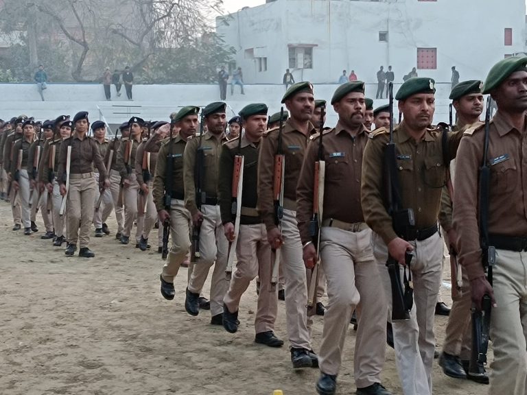 Bihar News- Republic Day full dress parade held at Akshayvat Rai Stadium