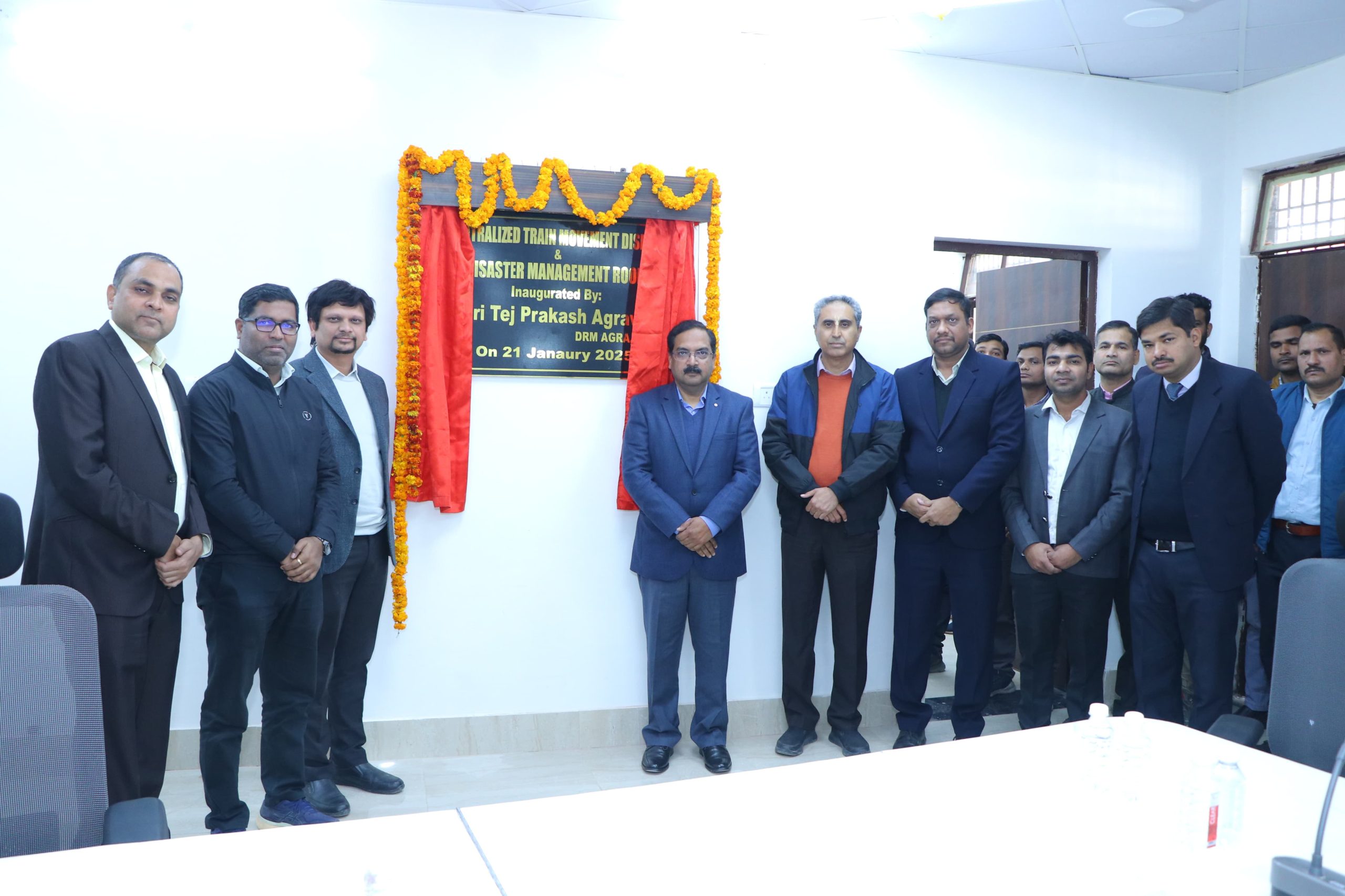 Agra News: The Divisional Railway Manager inaugurated the Centralized Train Operation Display and Disaster Management Room in the Divisional Railway Manager's Office.