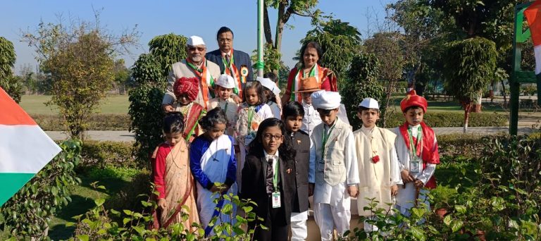 Agra News : संविधान हमारा गर्व है यह हर भारतवासी का धर्म है देश को उन्नति की राह पर ले जाएँ आओ गणतंत्र दिवस मनाएँ