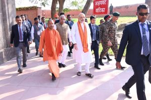 Mahakumbha Nagar Prayagraj News : Home Minister Amit Shah and CM Yogi took a dip in the Sangam along with the Peethadheeshwars, Sangam Nose reverberated with cheers