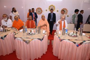 IMG 20250128 WA0073 Mahakumbha Nagar Prayagraj News: Home Minister Amit Shah took blessings of Shankaracharyas of Sringeri, Puri and Dwarka Peeth