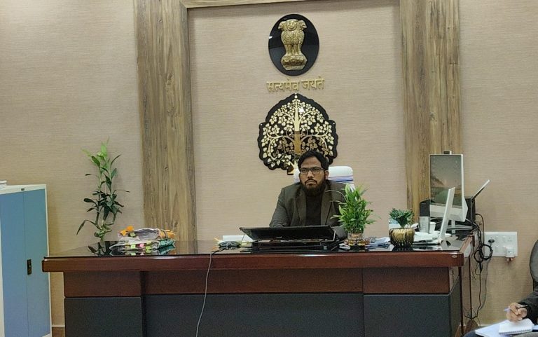 Bihar News-जिला पदाधिकारी ने की कई विभागों की समीक्षा बैठक