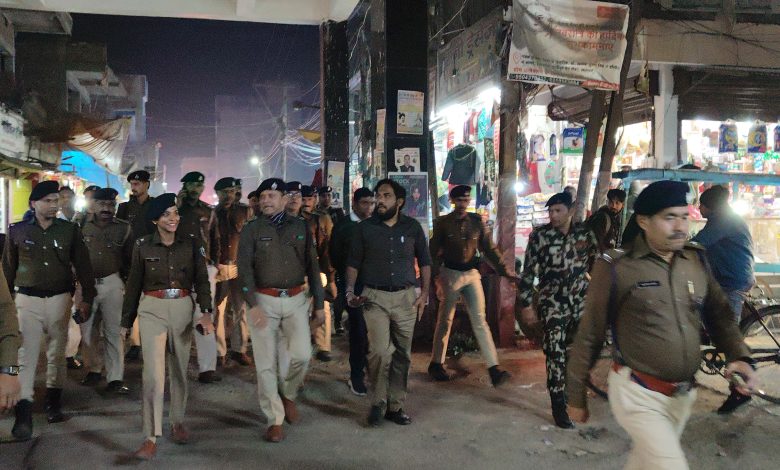Bihar News-District Officer and Superintendent of Police conducted a flag march regarding Saraswati Puja