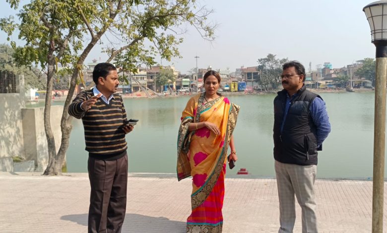 Bihar News उत्तरवारी पोखरा में चौतरफा सीढ़ी घाट, सौंदर्यीकरण और रंगीन फव्वारा लगाने पर 98 लाख होंगे खर्च:गरिमा