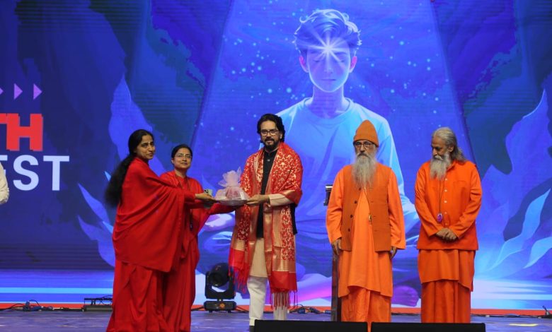 Mahakumbha Nagar Prayagraj: 'Mega Youth Fest' organized by Divya Jyoti Jagrati Sansthan in Mahakumbh, Anurag Thakur also participated along with thousands of youth