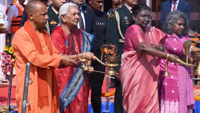 Mahakumbha Nagar Prayagraj News: In Mahakumbh, President Draupadi Murmu took the holy bath in Triveni Sangam with full devotion and faith.  