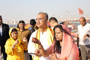 Mahakumbha Nagar Prayagraj News: Bihar minister Mangal Pandey took a holy bath in Sangam