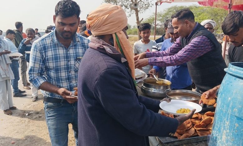 Mahakumbha Nagar Prayagraj News: District administration made arrangements for food for the devotees in Mahakumbh