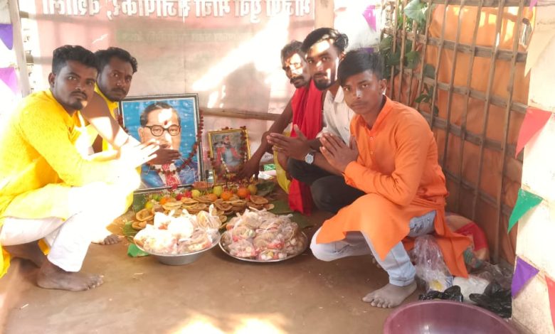 Bihar News-Rajapakar-- The birth anniversary of the great saint Shiromani Ravidas Maharaj was celebrated with great enthusiasm in various Dalit Mahadalit tolas, towns and panchayats of the block area.