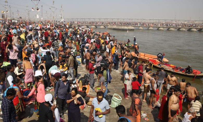 Mahakumbha Nagar Prayagraj News: Operation Chaturbhuj is monitoring the devotees during Magh Purnima, ICCC's special team created a safety circle from the night itself