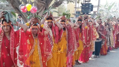 Bihar News-Rajapakar--- Installation of Shivling of Bhole Baba in the newly constructed Neelkanth Tapeshwar Nath temple in village ward 8 at Rajapakar Chowri located in Rajapakar North Panchayat of the block area.