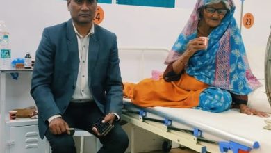 Mahakumbha Nagar Prayagraj News: Social Welfare Department fulfilled the responsibility of service in Mahakumbh, 80-year-old old lady who was separated got support in the hospital