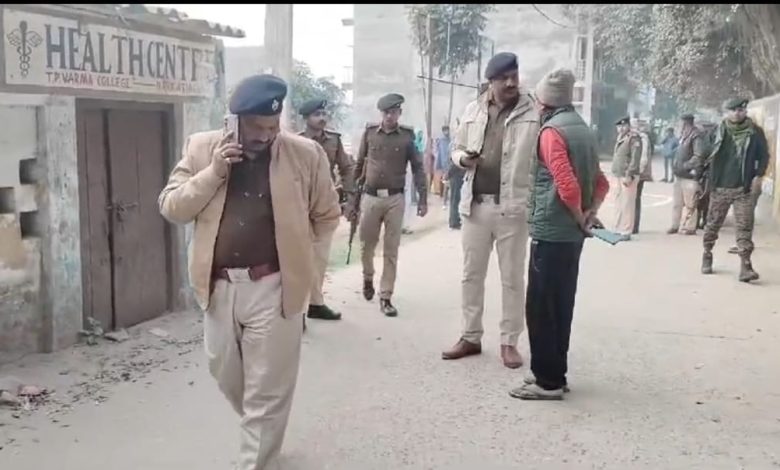 Bihar News In Narkatiaganj, the executive assistant of electricity was stabbed and shot to death in front of his wife