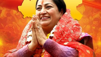 Bihar News-Rajapakar-- Mandal BJP workers expressed happiness by applying Kabir Gulal to each other as Rekha Gupta took oath as the Chief Minister of Delhi  