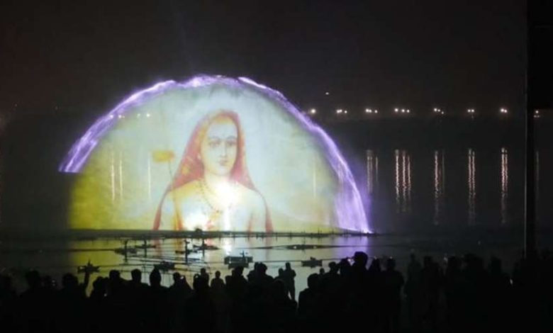 Mahakumbha Nagar Prayagraj News: More than 5 thousand devotees watch the laser show every day during Mahakumbh, even after this the laser light show will continue regularly on the banks of Yamuna