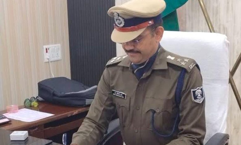 Bihar News बेतिया पुलिस ने विभिन्न थाना क्षेत्रों से आर्केस्ट्रा के 16 बच्चियों एवं 10 बच्चों को मुक्त कराया