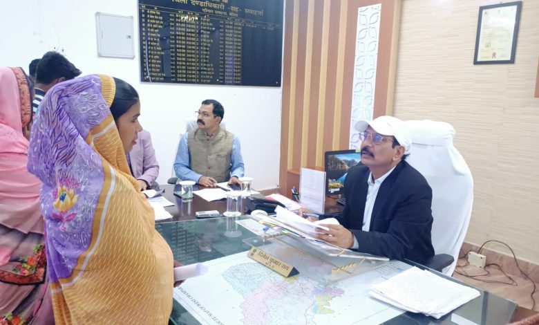 Bihar News 89 cases were heard in the District Magistrate's public court