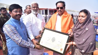 Mahakumbha Nagar Prayagraj News: Union Water Power Minister C.R. Patil takes a bath in the confluence of Mahakumbh