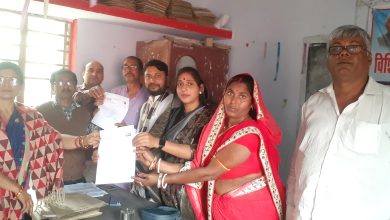 Bihar News-राजापाकर --बीआरसी भवन राजापाकर के परिसर में नियोजित शिक्षकों को सक्षमता परीक्षा उत्तीर्ण होने के पश्चात विशिष्ट शिक्षक के रूप में नियुक्ति पत्र का वितरण समारोह का आयोजन किया गया