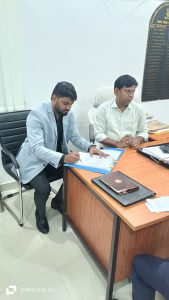 Bihar News-Rajapakar-- Saurabh Kumar Baranwal joined as trainee Block Development Officer in Block Office Rajapakar today on Wednesday