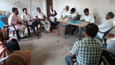 Bihar News-Rajapakar-- A meeting of Sarpanch Gram Kachhari secretaries was organized in the auditorium of the block office under the chairmanship of trainee block development officer Saurabh Kumar Baranwal.