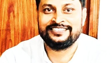 Bihar News-Rajapakar-- BJP District President Ajay Kushwaha congratulated former BJP District President Kumar Saurabh alias Saurabh Sharma, resident of Belkunda village of the block area, on being made the District Vice President.