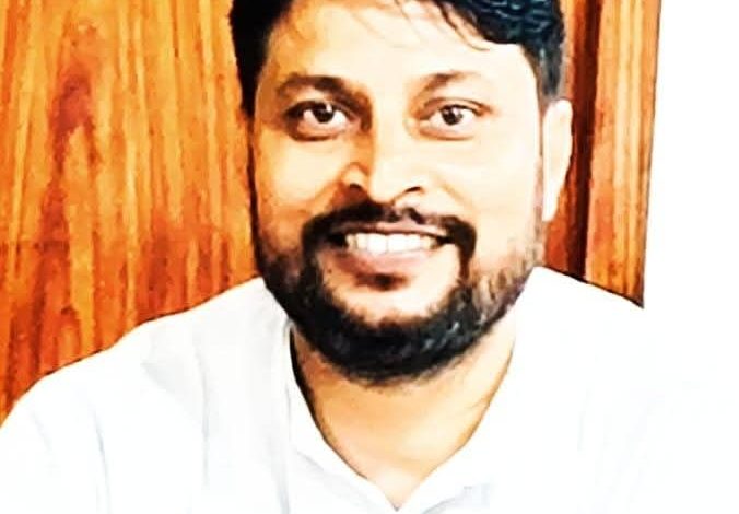 Bihar News-Rajapakar-- BJP District President Ajay Kushwaha congratulated former BJP District President Kumar Saurabh alias Saurabh Sharma, resident of Belkunda village of the block area, on being made the District Vice President.