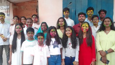 Bihar News-Rajapakar-- Holi, the festival of colors, was celebrated peacefully in the block area in an atmosphere of joy, enthusiasm and brotherhood
