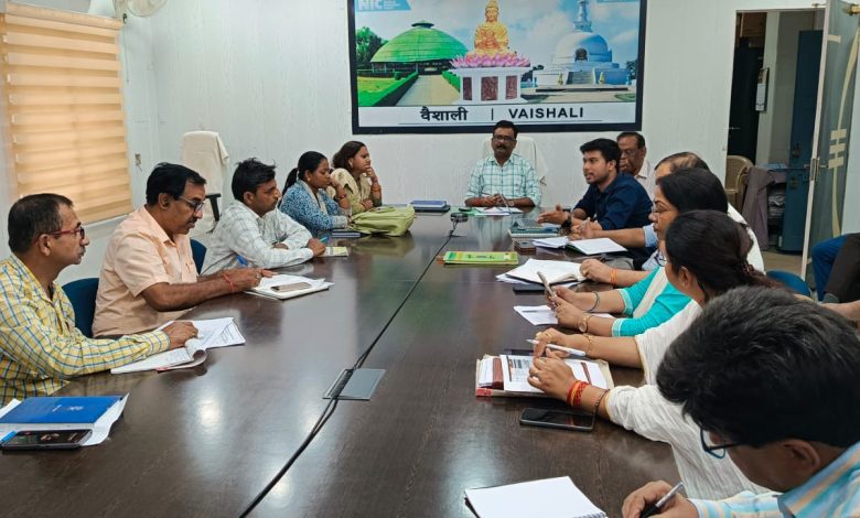 Bihar News-NITI Aayog held a review meeting with the officials of aspiring block Lalganj