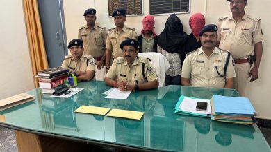 Bihar News Three robbers arrested with money withdrawn from pay phone in looted mobile