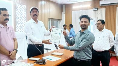 BiharNews Newly appointed assistant Urdu translator should work in a better manner: District Officer