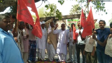 Bihar News:- In protest against the proposed DPR of Patna Purnia Greenfield Expressway, farmers held a meeting near Lakshmi Sthan in Ward No. 1 of Rajapakar Southern Panchayat and demanded a ban on the unnecessary construction of this expressway.