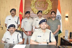 BiharNews Successful busting of inter-district gang stealing tower batteries, 12 gang members arrested