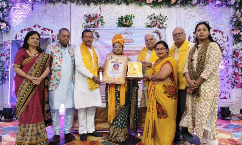 Agra News: Theatre actress Alka Singh Sharma honoured with Bharatendu Theatre Shilpi Samman