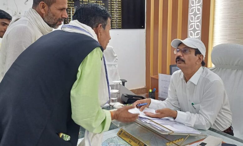 BiharNews More than 60 cases were heard in the District Magistrate's public court