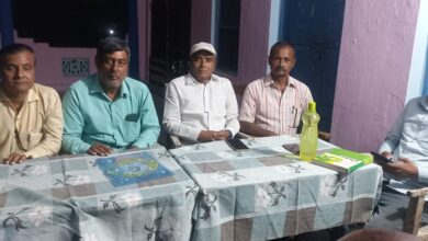 Bihar News:-राजापाकर-- प्रखंड मुख्यालय स्थित मथुरा प्रसाद किशोरी सेठ धर्मशाला के परिसर में जन सुराज कार्यकर्ताओं का प्रखंड स्तरीय बैठक हुई
