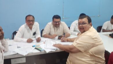 Bihar News:-Rajapakar-- A camp was organized in the block office auditorium today on Monday for making Divyang camp cum UID card.