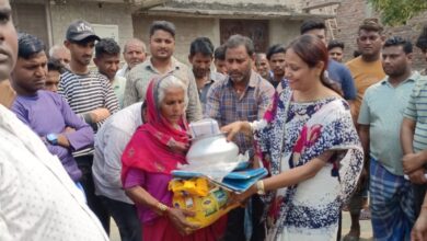 Bihar News Capable people of the society and nearby neighborhood came forward to help the fire affected families of Majhauliya: Garima