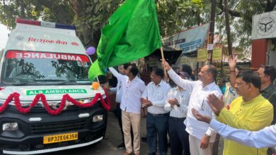 Prayagraj News: Hon'ble MP Phulpur flagged off a total of 34 ambulances received from the government