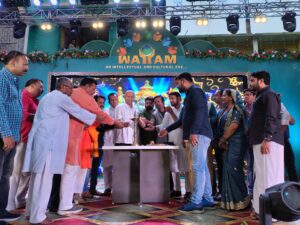 Bihar News:- A grand and colourful cultural programme was organised on Saturday evening in the premises of KCI school under Rajapakar--block area