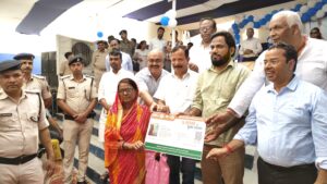 Bihar News:-जिलाधिकारी ने शुभई के जमालपुर टोला से डॉ. अंबेडकर समग्र सेवा अभियान की शुरुआत की