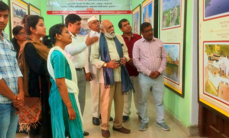 Prayag News: On World Heritage Day, photo and document exhibition on 'Our Heritage' was organized