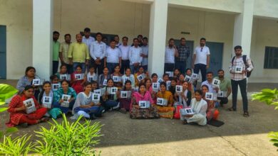 Agra News: Tablet distribution under 'Swami Vivekananda Youth Empowerment Scheme' at Bhadawar Vidya Mandir Postgraduate College